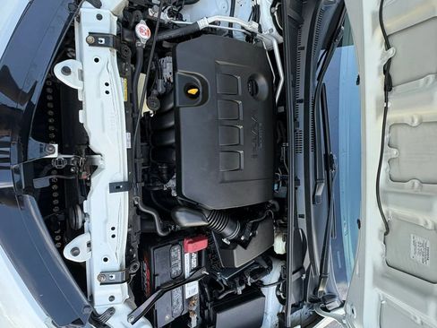 Used 2018 Toyota Corolla LE w/ Carpet Mat Package (TMS) FWD image 24