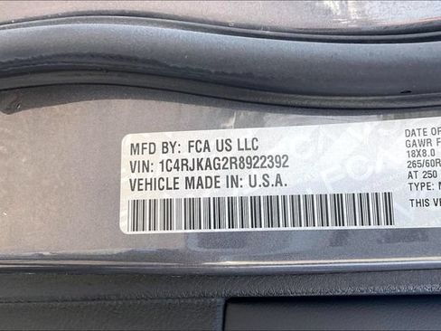 Used 2024 Jeep Grand Cherokee L Laredo w/ Luxury Tech Group I AWD/4WD image 36