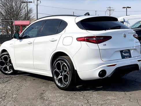 Used 2022 Alfa Romeo Stelvio Veloce image 10