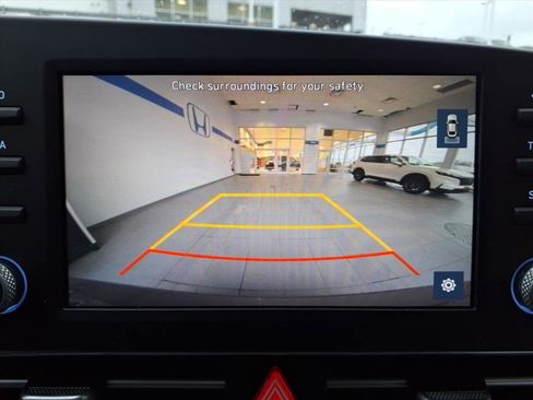 Certified 2023 Hyundai Elantra SEL image 17