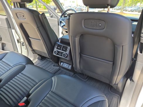 Certified 2025 Land Rover Discovery S AWD/4WD image 11
