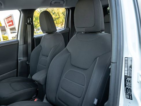 Used 2018 Jeep Renegade Latitude image 7