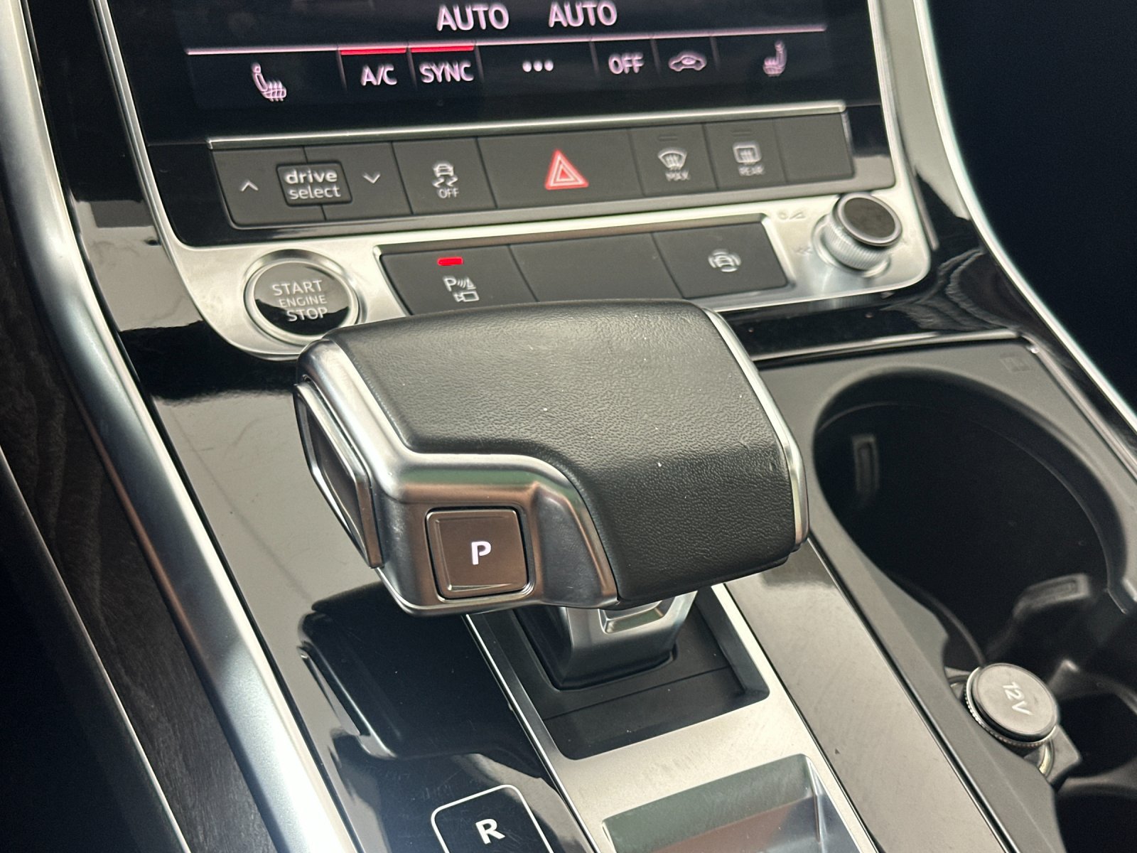 Used 2023 Audi Q8 Premium w/ Convenience Package AWD/4WD image 20