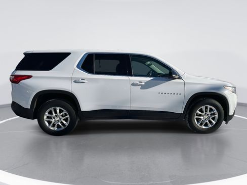 Used 2021 Chevrolet Traverse LS image 4