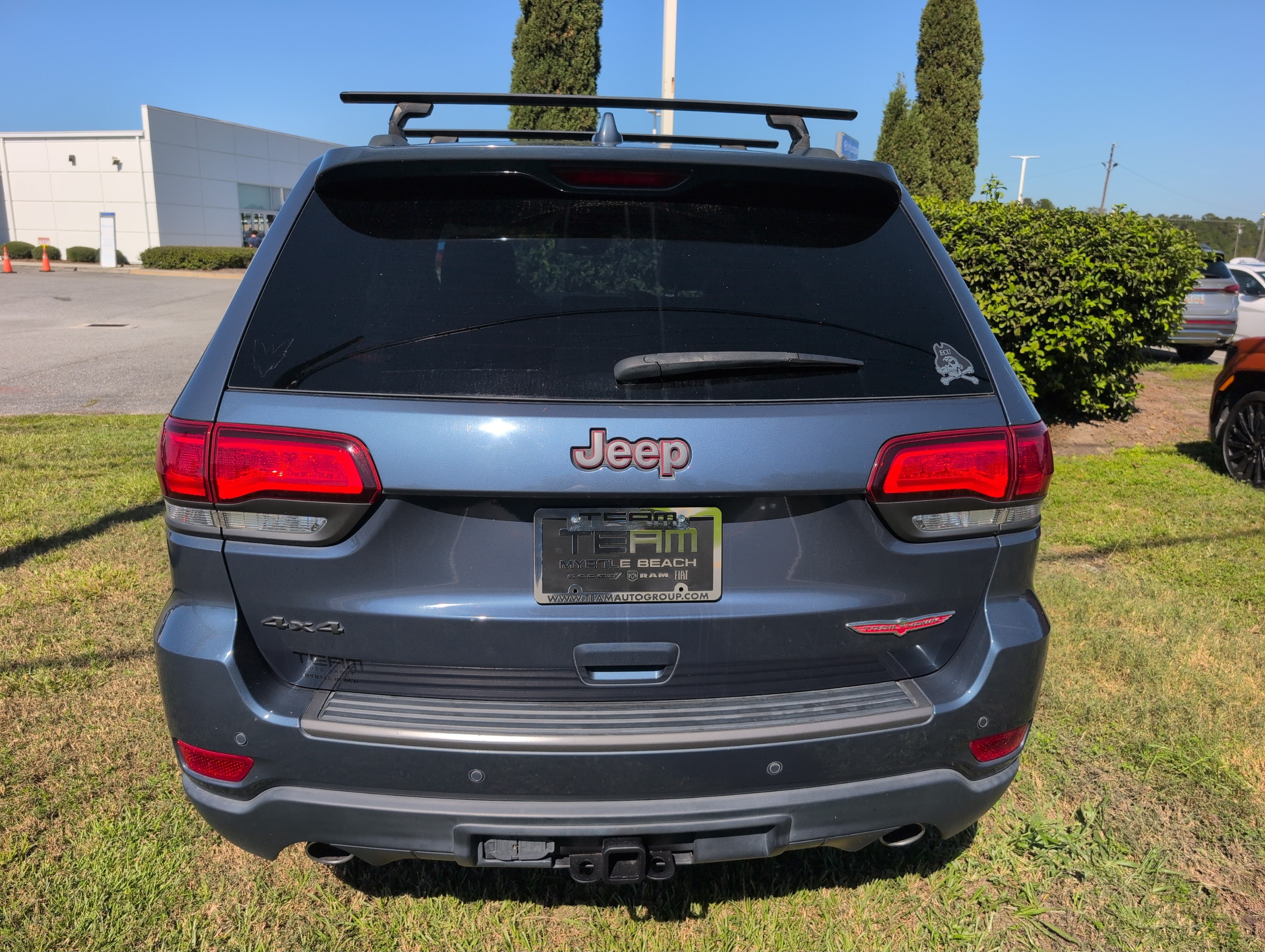Used 2020 Jeep Grand Cherokee Trailhawk w/ Trailhawk Luxury Group AWD/4WD image 3