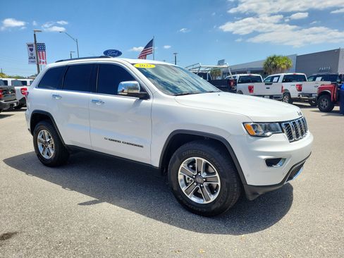 Used 2022 Jeep Grand Cherokee Limited w/ Trailer Tow Group IV image 4