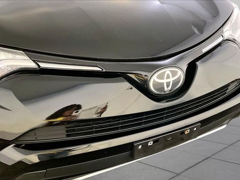 Used 2018 Toyota RAV4 XLE AWD/4WD image 32