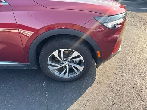 Used 2023 Buick Envision Essence w/ Technology Package I AWD/4WD image 11