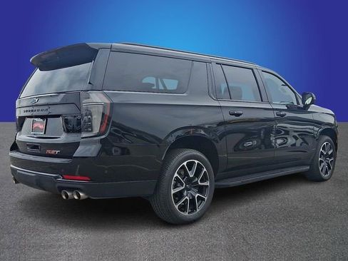 Certified 2025 Chevrolet Suburban RST w/ Comfort Package image 4