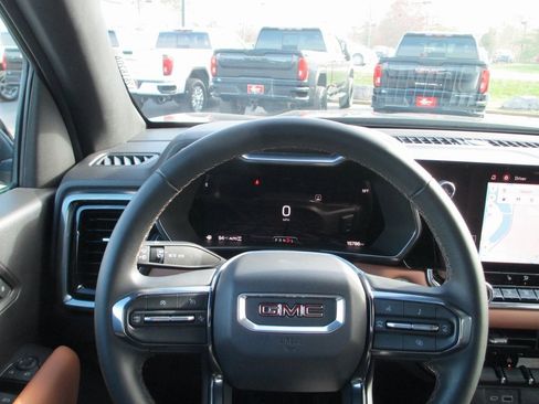 Certified 2024 GMC Canyon AT4 image 29