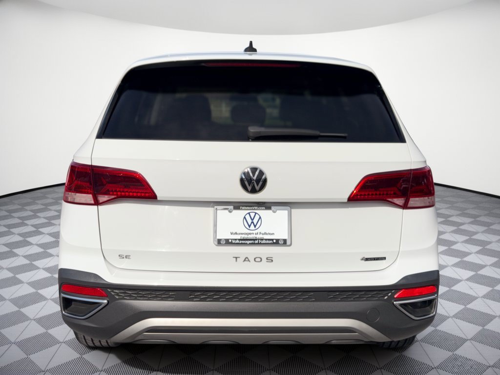 Certified 2022 Volkswagen Taos SE w/ Panoramic Sunroof Package AWD/4WD image 11