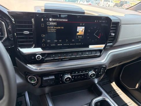 Used 2025 GMC Sierra 1500 SLT w/ SLT Premium Package AWD/4WD image 31