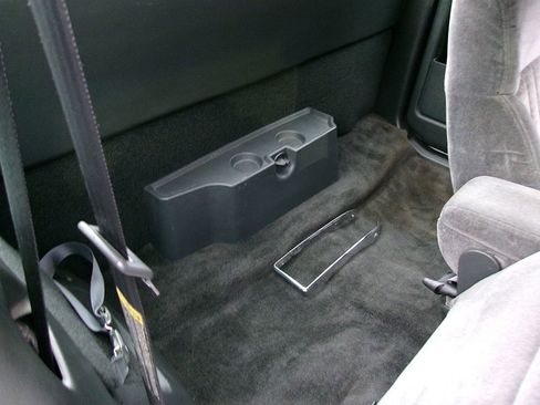 Used 2001 Chevrolet S10 Pickup LS w/ Preferred Equipment Group image 11