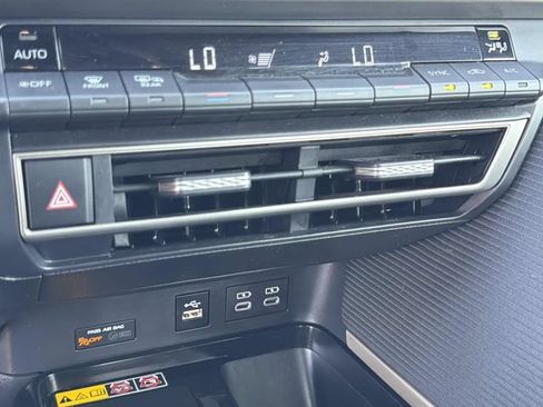 Used 2025 Toyota Camry SE FWD image 26