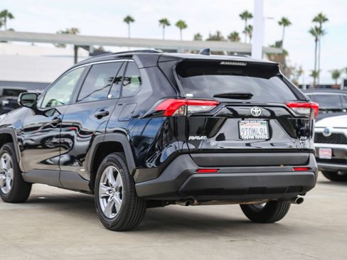 Certified 2025 Toyota RAV4 XLE w/ Convenience Package AWD/4WD image 6
