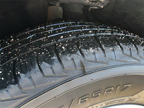 Used 2020 Chrysler Pacifica Touring-L image 5