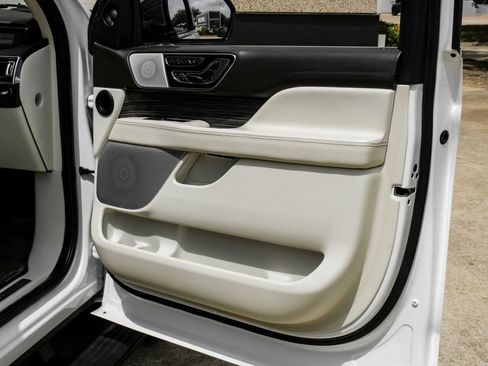 Used 2020 Lincoln Navigator Black Label w/ Cargo Convenience Package AWD/4WD image 47