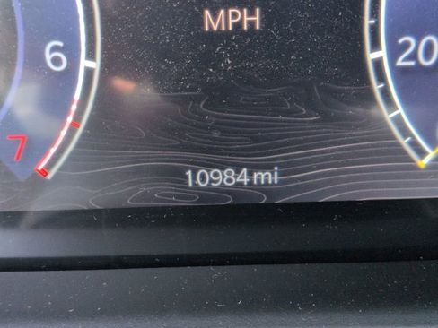 Used 2025 Jeep Grand Cherokee L Laredo image 14