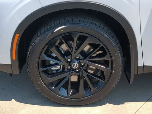 New 2026 Nissan Rogue SL AWD/4WD image 9
