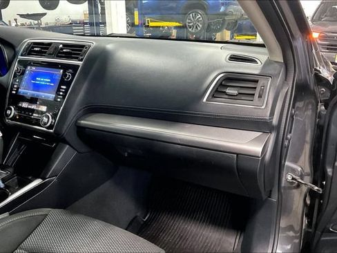 Used 2019 Subaru Outback 2.5i Premium AWD/4WD image 16