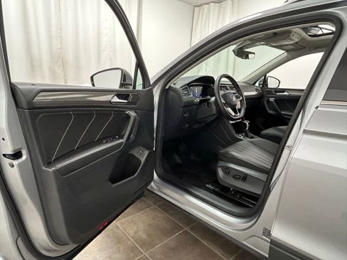 Used 2022 Volkswagen Tiguan SE image 23