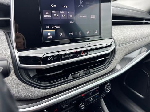 Used 2022 Jeep Compass Latitude w/ Convenience Group image 22