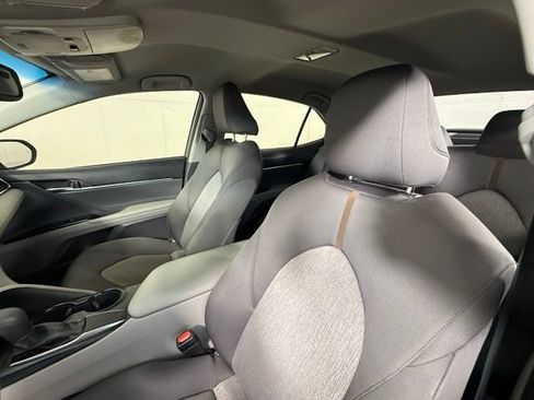 Used 2018 Toyota Camry LE w/ Convenience Package FWD image 15
