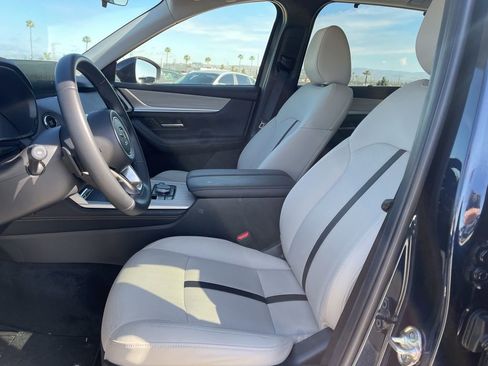 Certified 2025 MAZDA CX-90 3.3 Turbo w/ Preferred Package image 8