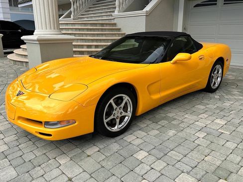 Used 2004 Chevrolet Corvette Convertible w/ Preferred Equipment Group RWD image 42