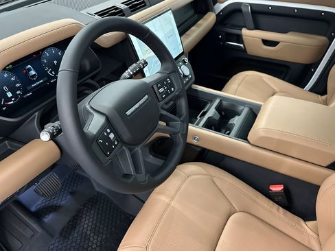 New 2026 Land Rover Defender 110 X-Dynamic SE image 5