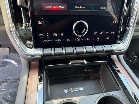 New 2026 GMC Yukon XL Denali w/ Denali Reserve Package RWD image 25
