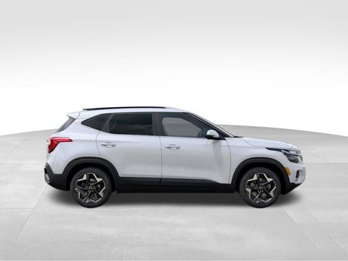 Used 2025 Kia Seltos EX image 7