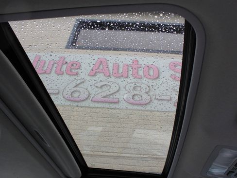 Used 2012 Toyota Camry XLE FWD image 19