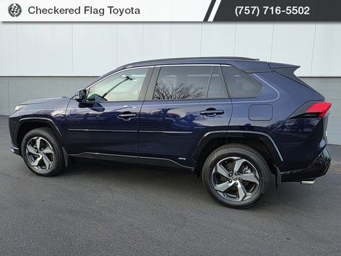 Used 2024 Toyota RAV4 SE w/ Weather & Moonroof Package image 4