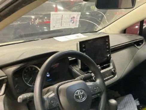Used 2021 Toyota Corolla LE FWD image 1