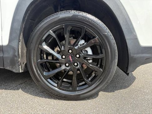 Certified 2023 GMC Terrain SLT w/ Elevation Edition AWD/4WD image 18