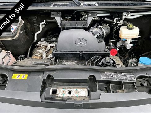 Used 2024 Mercedes-Benz Sprinter 2500 image 9