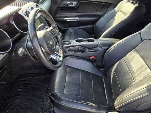 Used 2017 Ford Mustang Premium image 11