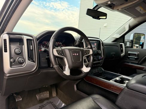 Used 2015 GMC Sierra 1500 SLT w/ SLT Crew Cab Value Package AWD/4WD image 19
