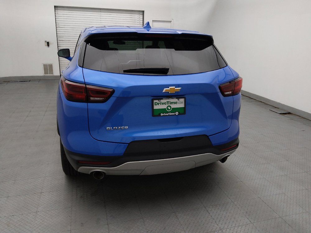 Used 2025 Chevrolet Blazer LT FWD image 6