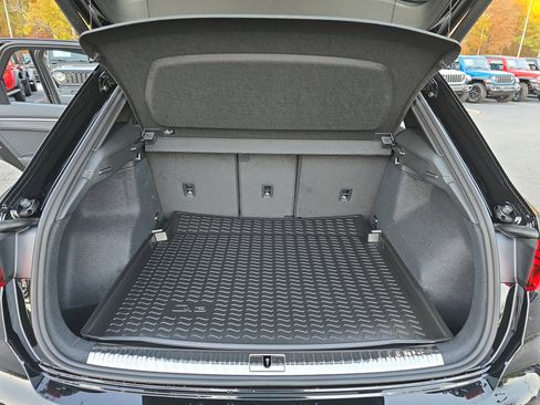 New 2025 Audi Q3 2.0T Premium image 12