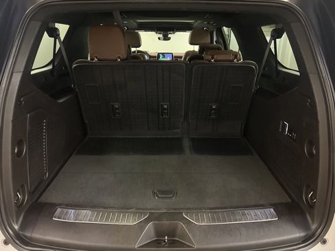 Used 2021 Chevrolet Suburban High Country image 34