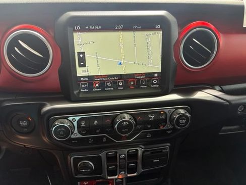 Used 2020 Jeep Gladiator Rubicon AWD/4WD image 24