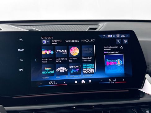 Used 2025 BMW X1 xDrive28i w/ Technology Package image 14