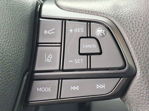 Used 2024 Toyota Sienna LE image 23