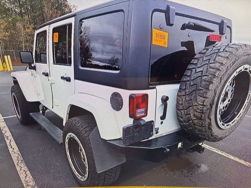 Used 2018 Jeep Wrangler Unlimited Sahara w/ Max Tow Package image 3