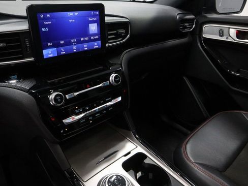 Certified 2024 Ford Explorer ST-Line w/ Class IV Trailer Tow Package image 31