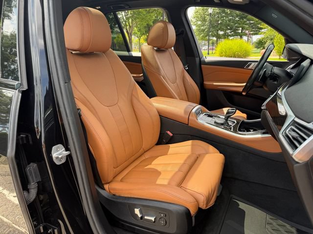 Used 2019 BMW X5 xDrive40i w/ M Sport Package AWD/4WD image 10