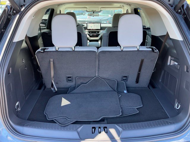 New 2026 Ford Explorer Active w/ Active Comfort Package AWD/4WD image 7