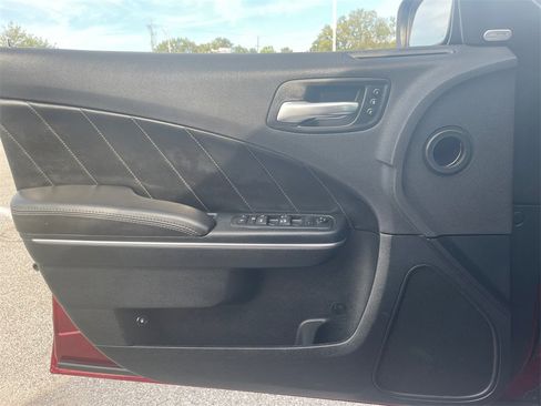 Used 2018 Dodge Charger GT image 29